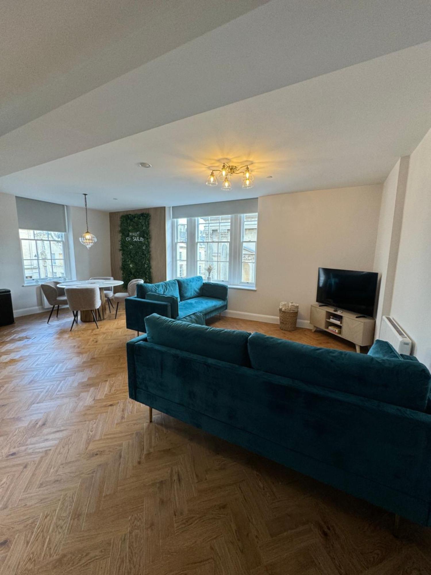 Haus Of Sulis, City Centre Apartment With Lift Access Μπαθ Εξωτερικό φωτογραφία
