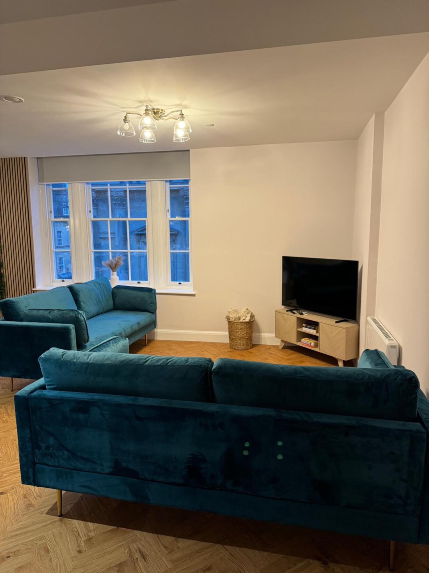 Haus Of Sulis, City Centre Apartment With Lift Access Μπαθ Εξωτερικό φωτογραφία