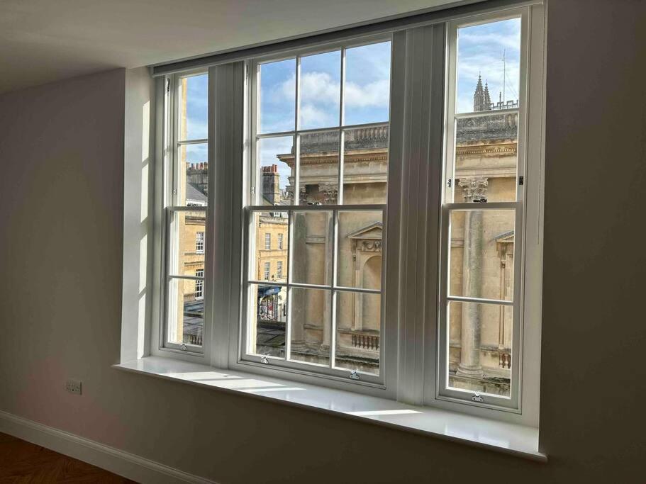 Haus Of Sulis, City Centre Apartment With Lift Access Μπαθ Εξωτερικό φωτογραφία